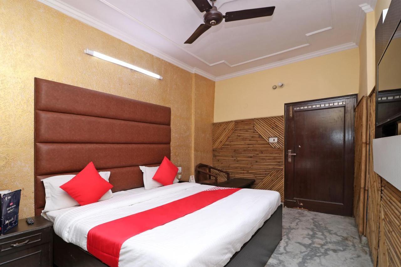 Oyo 29304 Hotel Pooja Yamunānagar Екстериор снимка