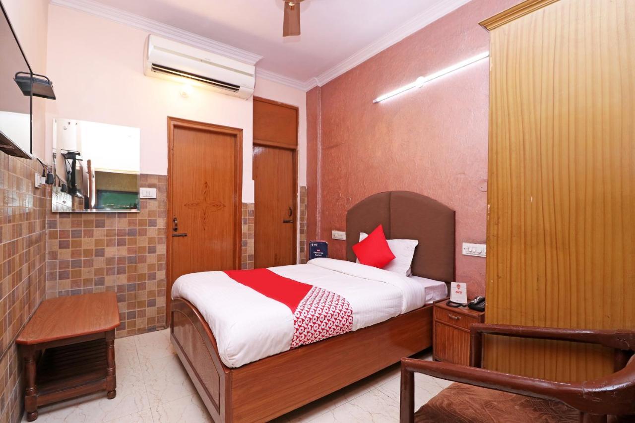 Oyo 29304 Hotel Pooja Yamunānagar Екстериор снимка