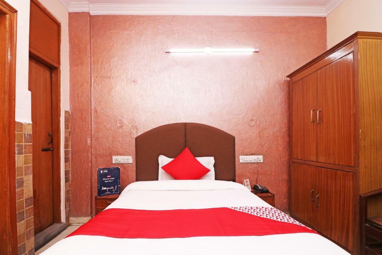 Oyo 29304 Hotel Pooja Yamunānagar Екстериор снимка