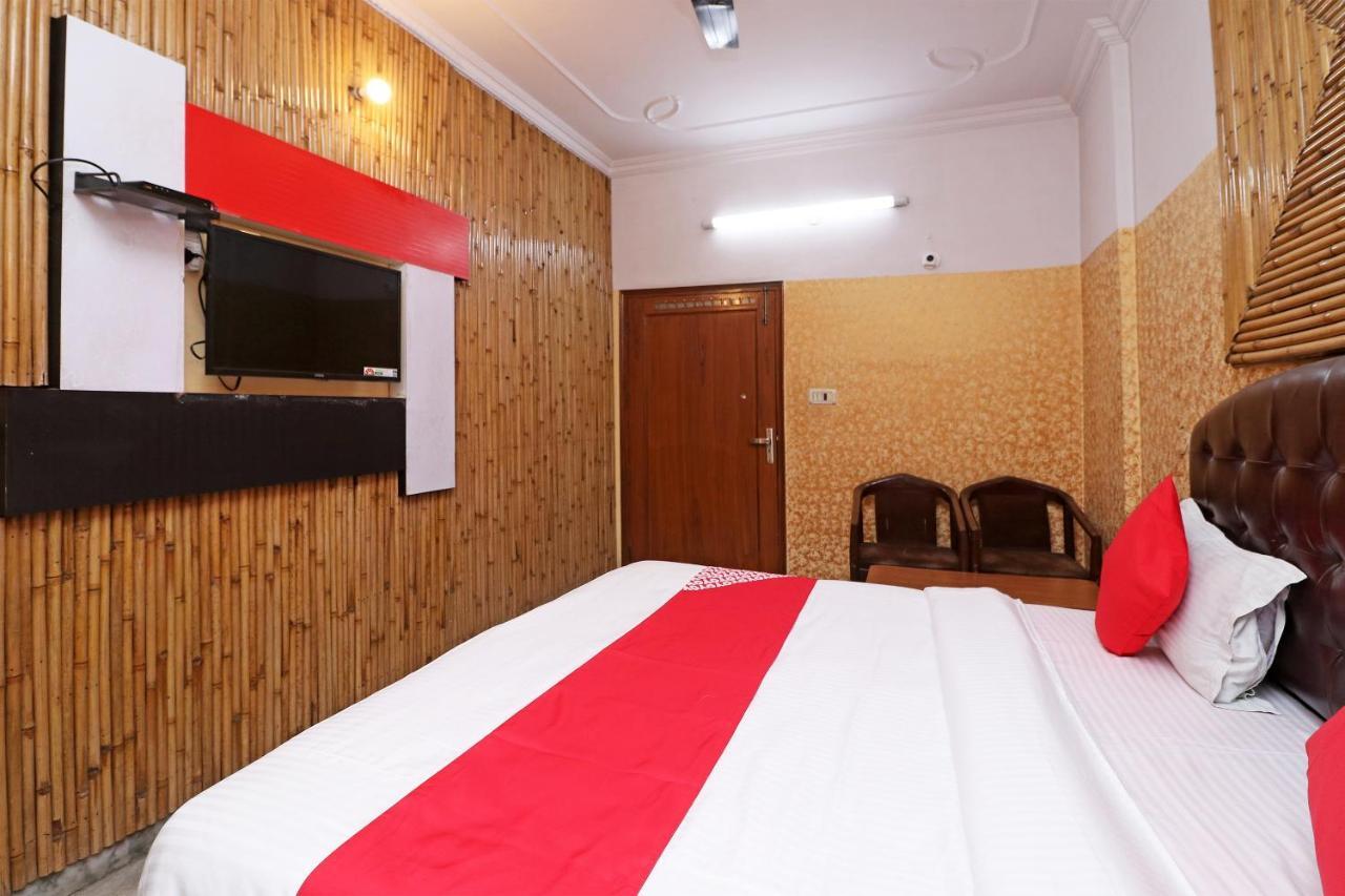 Oyo 29304 Hotel Pooja Yamunānagar Екстериор снимка